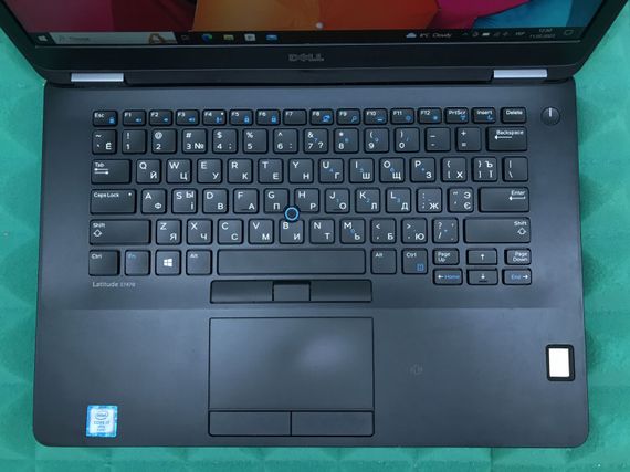 Ультрабук Б-клас Dell Latitude E7470 / 14" (1920x1080) IPS / Intel Core i7-6600U (2 (4) ядра по 2.6 - 3.4 GHz) / 8 GB DDR4 / 256 GB SSD M.2 / Intel HD Graphics 520 / WebCam / Fingerprint / HDMI / Windows 10 ліцензія б/в | Зображення 3