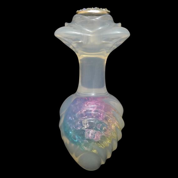 Анальная пробка ребристая UNIVIBE с камнем, силиконовая, радужная, 9 х 4.9 см sexstyle