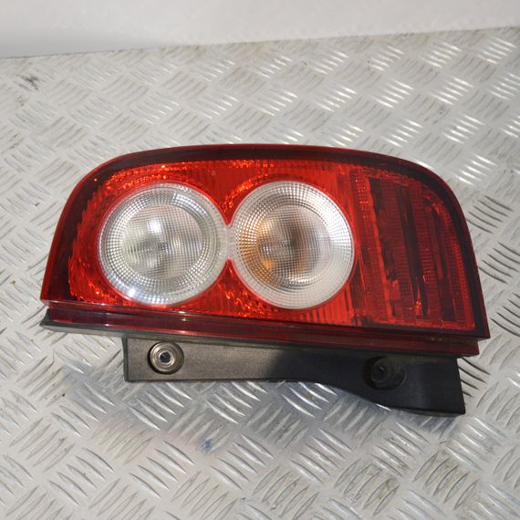 Ліхтар задній правий Nissan Micra K12 2002-2010 фара задня стоп Ніссан Мікра