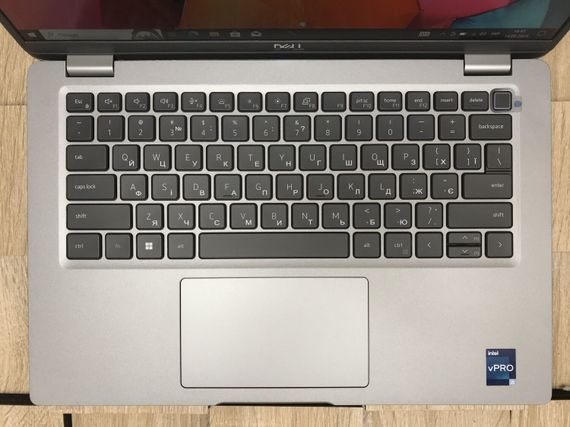 Ультрабук Б-клас Dell Latitude 5430 / 14" (1920x1080) IPS / Intel Core i5-1245U (10 (12) ядер по 1.6 - 4.4 GHz) / 8 GB DDR4 / 256 GB SSD M.2 / Intel Iris Xe Graphics / WebCam / Fingerprint / USB 3.2 / HDMI / Windows 10 б/в | Зображення 3