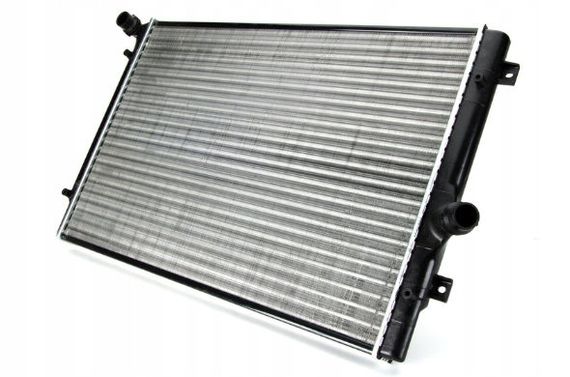 Радіатор Vw Golf 5/ Audi A3 2004- , Tt 2006- / Skoda Octavia 2 / Superb 2008-/ Vw Caddy 3 / Jetta 647x440x32 | Зображення 2