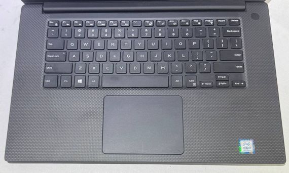 Мобільна робоча станція Dell Precision 5530 / 15.6" (1920x1080) IPS / Intel Core i7-8850H (6 (12) ядер по 2.6 - 4.3 GHz) / 16 GB DDR4 / 256 GB SSD / nVidia Quadro P1000, 4 GB GDDR5, 128-bit / WebCam б/в | Зображення 2