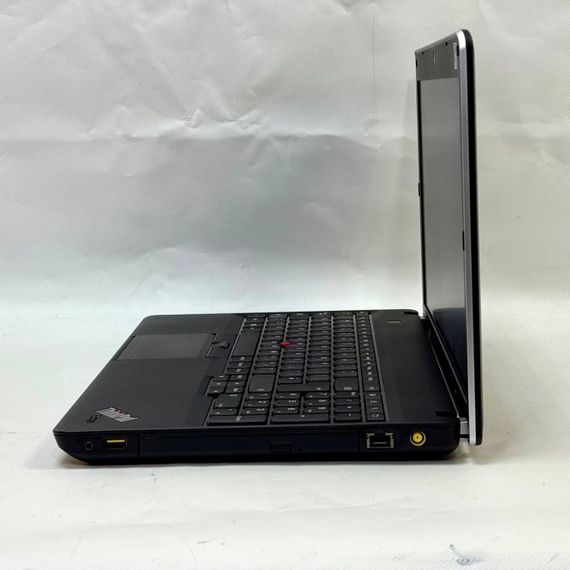Ноутбук Lenovo ThinkPad Edge E545 / 15.6" (1366x768) TN / AMD A8-4500M (4 ядра по 1.9 - 2.8 GHz) / 8 GB DDR3 / 128 GB SSD / AMD Radeon HD 7640G Graphics / WebCam / Windows 10 Pro б/у | Зображення 5