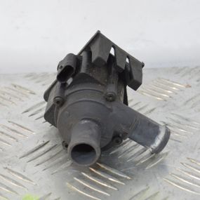 Водяний насос 1.8 / 2.0 / 3.0 Volkswagen Golf Jetta Touareg 2012-2025 Помпа водяна Фольксваген Гольф Джетта 06H121601M