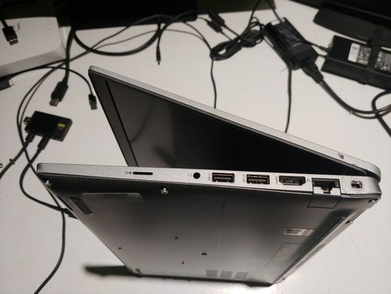 Ультрабук Б-класс Dell Latitude 5420 / 14" (1920x1080) IPS / Intel Core i5-1145G7 (4 (8) ядра по 2.6 - 4.4 GHz) / 8 GB DDR4 / 256 GB SSD M.2 / Intel Iris Xe Graphics / WebCam / USB 3.2 / HDMI / Windows 10 б/у | Зображення 4