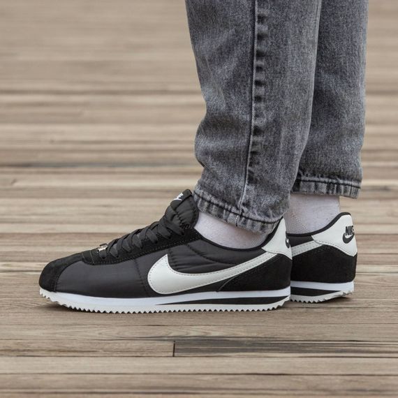 Демісезонні кросівки Nike колір чорний/білий | Зображення 1