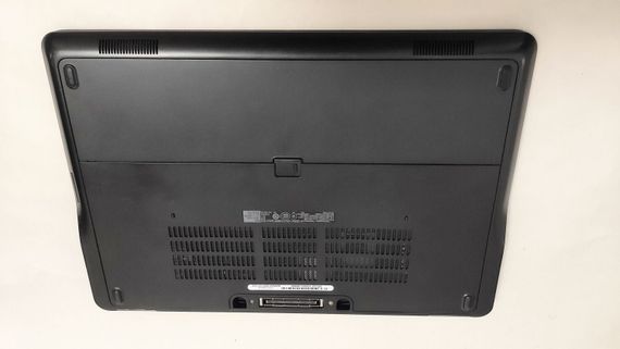 Ноутбук Dell Latitude E7450 / 14" (1366x768) TN / Intel Core i5-5300U (2 (4) ядра по 2.3 - 2.9 GHz) / 8 GB DDR3 / 180 GB SSD / Intel HD Graphics 5500 / WebCam б/у | Зображення 7