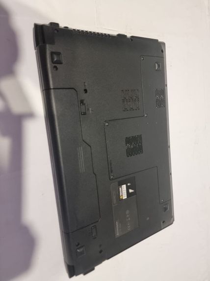 Ноутбук Б-класс Lenovo B570e / 15.6" (1366x768) TN / Intel Core i3-2350M (2 (4) ядра по 2.3 GHz) / 8 GB DDR3 / 80 GB HDD / nVidia GeForce 410M, 1 GB DDR3, 64-bit / WebCam / DVD-RW / Win 7 / АКБ не держит б/у | Зображення 6