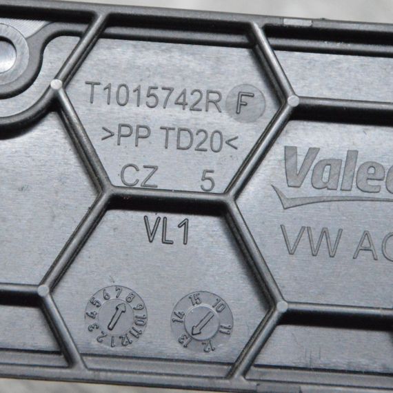 Кришка салонного фільтра Volksvagen Golf VII Кришка корпусу фільтра салону Фольксваген Гольф T1015742R | Зображення 2