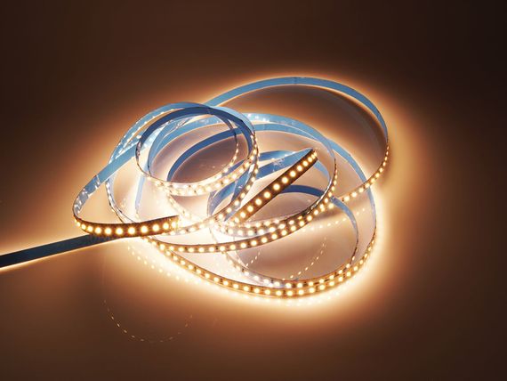 Світлодіодна LED стрічка PROLUM™ 12V; 2835\120; IP20; Series "PRO", Тепло-Білий (2800-3200K) | Зображення 4