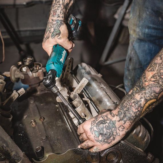 Гайковерт Makita  кутовий акумуляторний, 10.8В, 0-800 об/хв, 47.5 Нм, 1.2 кг, SOLO (WR100DZ) | Зображення 1