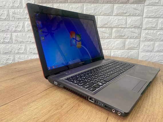 Ноутбук Lenovo Y570 15.6""HD/i3 2350M/4Gb/HDD750Gb/Intel HD 3000 | Зображення 2