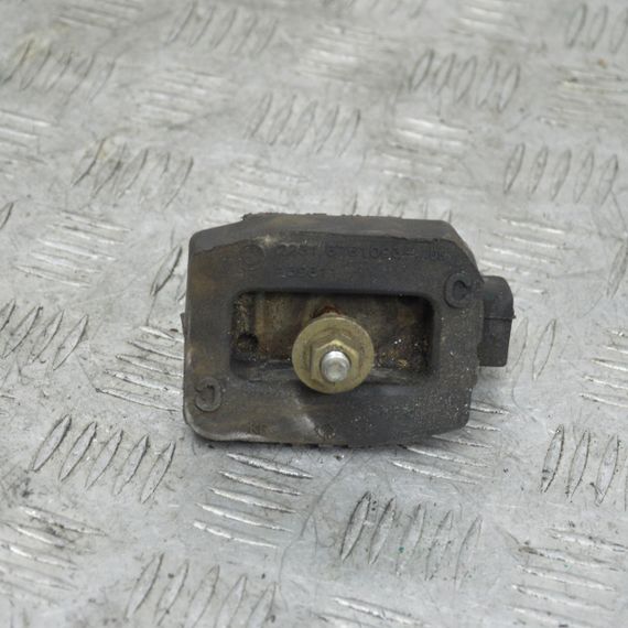 Подушка коробки передач BMW E60 E61 E63 E64 2003-2010 Подушка кріплення КПП БМВ е60 22316761093 6761093