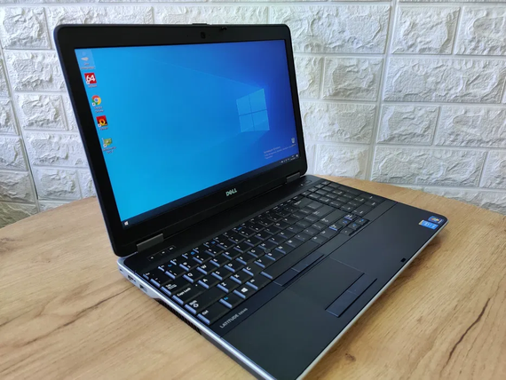 Ноутбук Dell Latitude E6540 / 15.6 IPS / FHD / I5 4310M / 8GB / HDD500GB / HD8790-2GB | Зображення 1