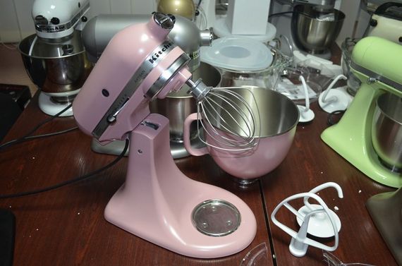 Планетарный миксер KitchenAid 5KSM150 ARTISAN, 4.83 л, розовый + розовая чаша | Зображення 4