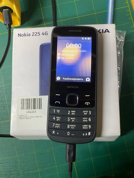 Мобільний телефон Nokia 225 4G Dual Sim Black бу | Зображення 2
