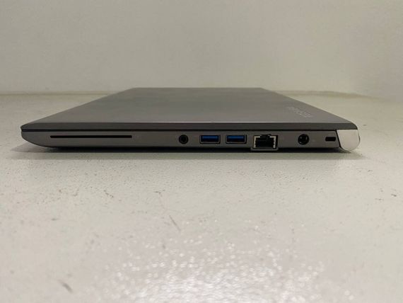 Ноутбук Toshiba Tecra Z40-A-182 / 14" (1600x900) TN / Intel Core i7-4600U (2 (4) ядра по 2.1 - 3.3 GHz) / 8 GB DDR3 / 256 GB SSD / Intel HD Graphics 4400 / WebCam / VGA б/у | Зображення 3