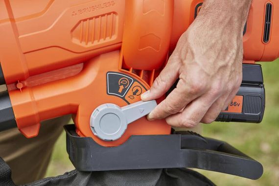 Садовий пилосос акумуляторний безщітковий BLACK+DECKER BCBLV3625L1 | Зображення 1