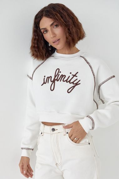 Короткий утепленный свитшот с вышитой надписью Infinity молочный цвет S