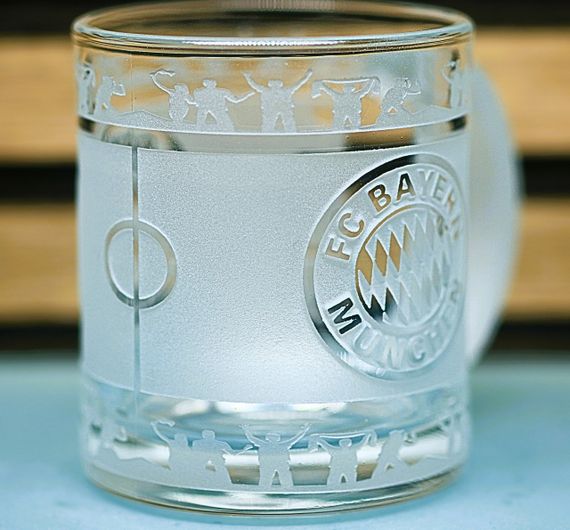Скляна чашка 320 мл ФК Bayern München Бавария  з гравіюванням подарунок для фаната  футбольна кружка кругова | Зображення 4