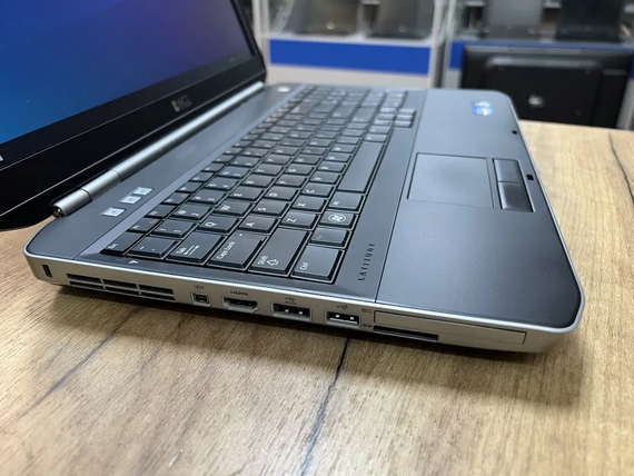 Ноутбук для навчання Dell Latitude 5520 15.6" HD intel core i3 2330M/4gb/500Gb HDD | Зображення 3