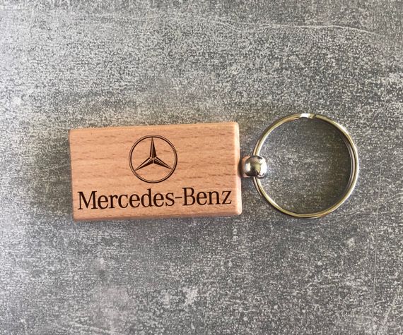Дерев'яний брелок з логотипом Mercedes Benz (15010102008) | Зображення 1