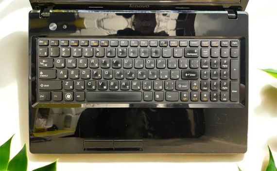 Ноутбук Б-клас Lenovo G580 / 15.6" (1366x768) TN / Intel Celeron B830 (2 ядра по 1.8 GHz) / 4 GB DDR3 / 120 GB SSD / Intel HD Graphics / WebCam б/в | Зображення 3