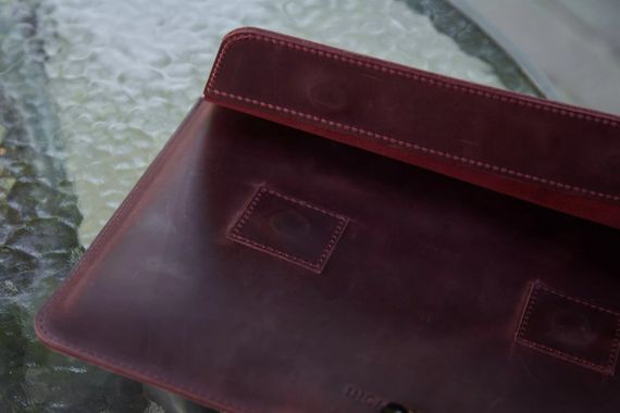 Чохол для ноутбука вінтажний Incarne Line MacBook Air 15" 2023-2025 бордовий line-burgundy-vintage-air-15 | Зображення 3