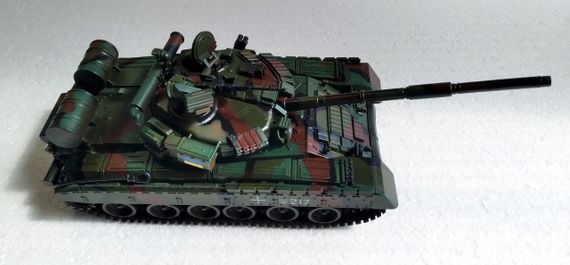 Танк Т-80УД Масштабна модель з неймовірною деталізацією 1:35 | Зображення 2