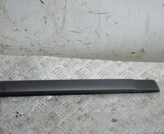 Накладка задніх правих дверей Renault Laguna III 2007-2015 універсал Молдинг дверей задній правий Рено Лагуна 3 828720001R | Зображення 2