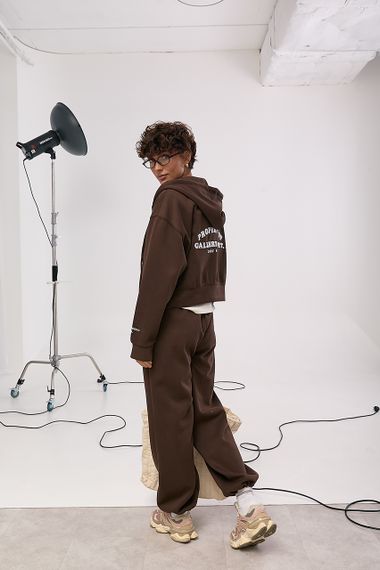 Спортивний костюм вільного фасону з вишитим написом - коричневий цвет, S/M (є розміри) | Зображення 1