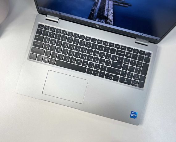 Ультрабук Dell Latitude 5520 / 15.6" (1920x1080) IPS / Intel Core i5-1135G7 (4 (8) ядра по 2.4 - 4.2 GHz) / 8 GB DDR4 / 256 GB SSD / Intel Iris Xe Graphics / WebCam б/у | Зображення 4