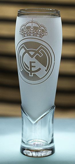 Пивний келих крафтовий 440 мл Реал Мадрид Real Madrid з гравіюванням подарунок для фаната ФК  футбольний матовий | Зображення 2