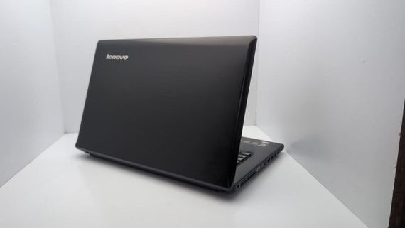 Ноутбук Lenovo G780 / 17.3" (1600x900) TN / Intel Core i3-2370M (2 (4) ядра по 2.4 GHz) / 8 GB DDR3 / 500 GB HDD / nVidia GeForce GT 630M, 2 GB GDDR5, 128-bit / WebCam / DVD-ROM / АКБ не держит б/у | Зображення 7