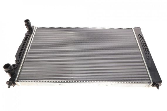 Радіатор охолодження Audi A6 VW Passat 1.9TDI 97- МКПП  632x385x32  CR 647 000S