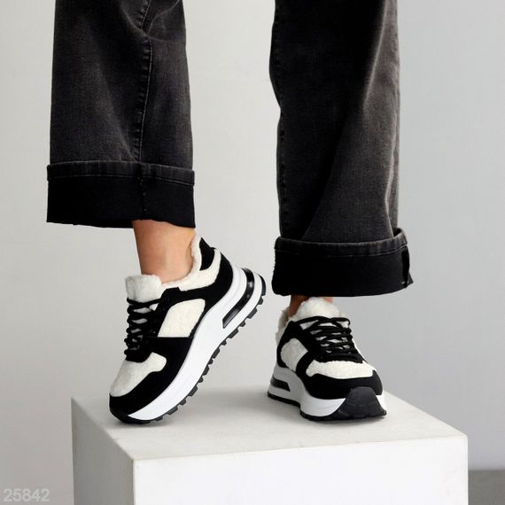 Молодіжні теплі чарівні чорно-білі кросівки шок-ціна | Зображення 4