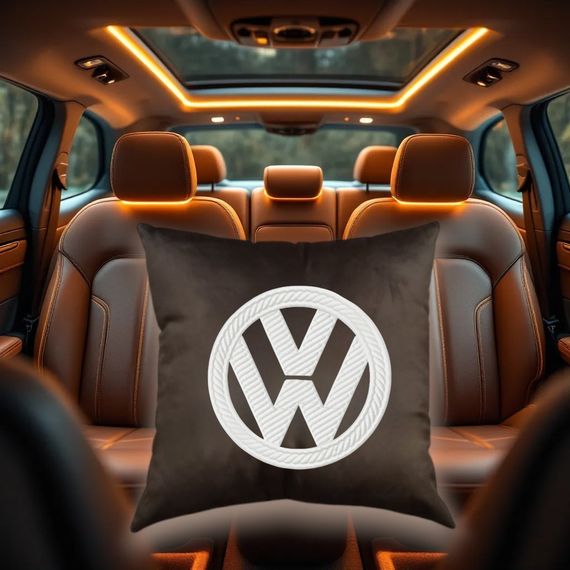 Авто Подушка з вишивкою логотипу марки фольцваген Volkswagen коричневий автомобілісту 00054