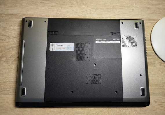 Ноутбук Dell Vostro 3550 + 15.6 HD + i7 + Radeon + SSD + 8 GB  Б/В | Зображення 6