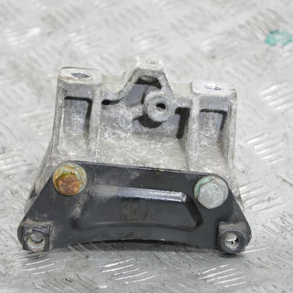 Кронштейн коробки передач 1.6 FSI Volkswagen Golf V 2003-2009 Лапа опора коробки передач Фольксваген 1K0199111D | Зображення 1