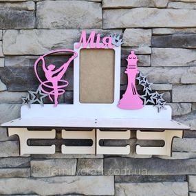 Медальница с фоторамкой и полкой для кубков Деревянный держатель для медалей Органайзер для наград шахматы