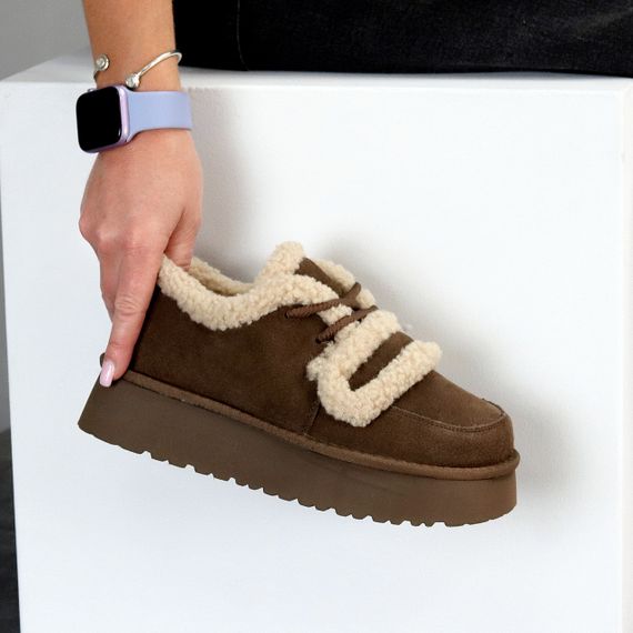 Трендовые замшевые школадные бежевые кроссовки-угги на липучке | Зображення 7