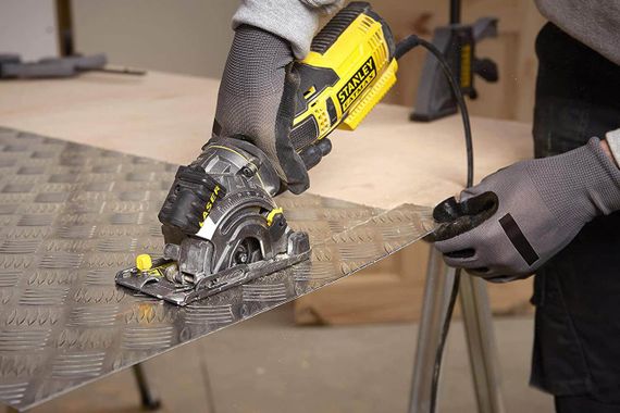 Пила циркулярная компактная сетевая STANLEY FATMAX FME380K | Зображення 6
