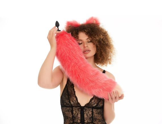 Анальный меховой пушистый хвост без пробки, Ярко-розовый с персиковым кончиком, OKOVA 60 см. sexstyle | Зображення 2