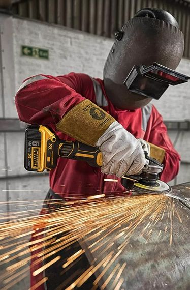 Акумуляторна кутова шліфувальна машина DeWalt без АКБ та ЗП (DCG405NT) | Зображення 1