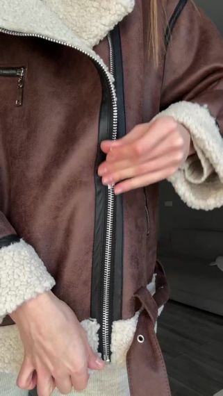 Дубленка OVERSIZE из эко-кожи женская с белым мехом, цвет коричневый S-M | Зображення 3