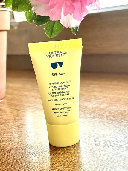 СОЛНЦЕЗАЗИСНА СИРОВАТКА ДЛЯ ОБЛИЧЧЯ SPF 50+ QUEEN SCREEN LUMINISING SUN SERUM ULTRA VIOLETTE 15 ml | Зображення 2