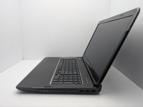Ноутбук Dell Inspiron N7110 / 17.3" (1600x900) TN / Intel Core i3-2350M (2 (4) ядра по 2.3 GHz) / 8 GB DDR3 / 1000 GB HDD / Intel HD Graphics 3000 / WebCam / DVD-ROM б/у | Зображення 4