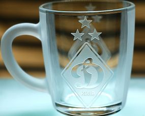 Скляна чашка 350 мл ФК Динамо Київ з гравіюванням подарунок для фаната  футбольна кружка