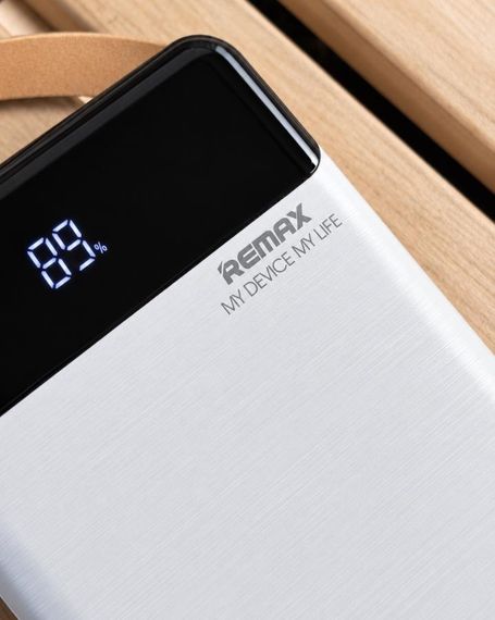 Power bank Remax 80000mAh з ліхтариком потужний зовнішній акумулятор зарядний пристрій для п'яти пристроїв | Зображення 5