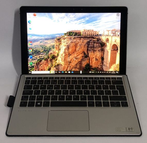 Нетбук-трансформер Б-клас HP Elite X2 1012 G2 / 12.3" (2736x1824) IPS Touch / Intel Core i5-7200U (2 (4) ядра по 2.5 - 3.1 GHz) / 8 GB DDR3 / 256 GB SSD / Intel HD Graphics 620 / WebCam / Win 10 Pro б/в + Подарунок Накопичувач Kingston 64 ГБ | Зображення 1